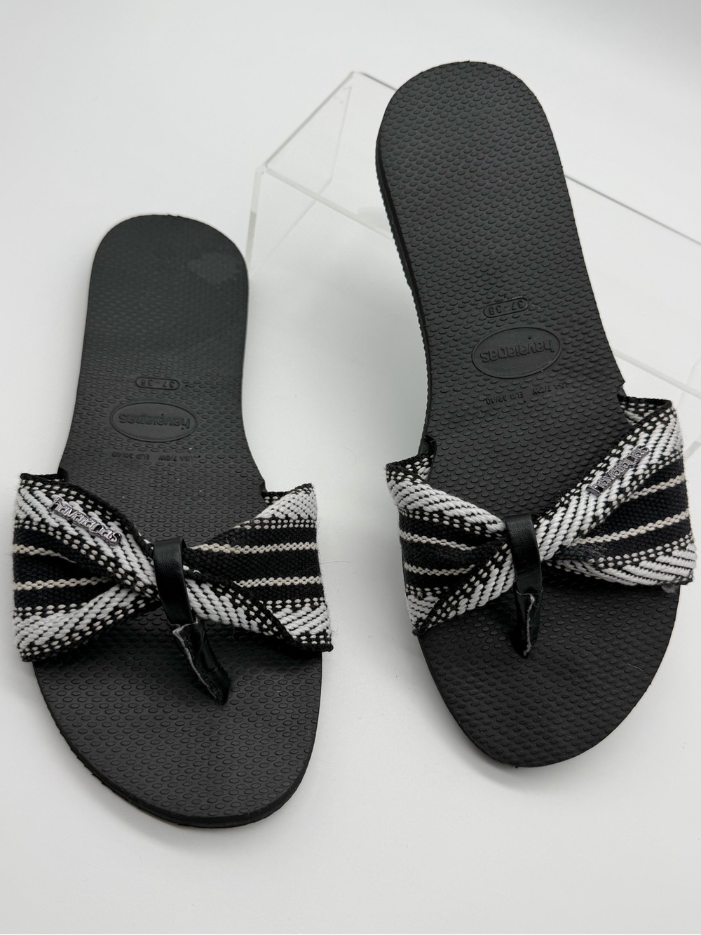 Havaianas You St. Tropez Fita Black White Beach Sandal Flip Flops Size US 7